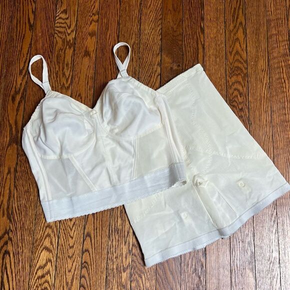 Vintage 1960s / 1970s Ivory Mesh Panel Long Line Soft Cup Bra Corset Bustier - Picture 2 of 13